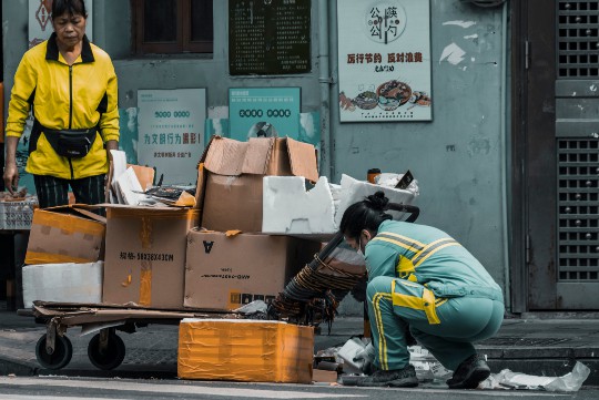 子母青稞酒价格揭秘，品鉴师带你一探究竟